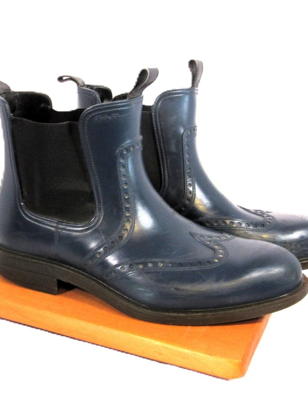 $695 SALVATORE FERRAGAMO BOSTON RAIN BOOTS US SIZE 10 BLUE WING TOP ANKLE BOOT